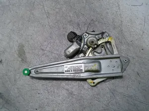 Foto de ELEVALUNAS TRASERO IZQUIERDO TOYOTA COROLLA (E15) 1.4 Turbodiesel CAT (90 CV / 66 KW) referencia 857100D100 foto 3