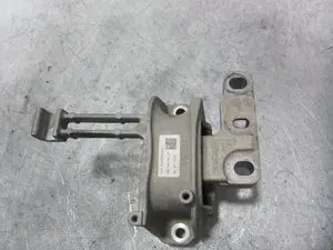 Foto de SOPORTE MOTOR DERECHO SEAT IBIZA (KJ1) referencia 2Q0199262 foto 3