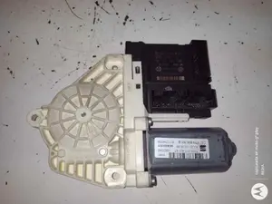 Foto de MOTOR ELEVALUNAS DELANTERO IZQUIERDO SEAT LEON (1P1) 1.9 TDI (105 CV / 77 KW) referencia 1P0837401 foto 4