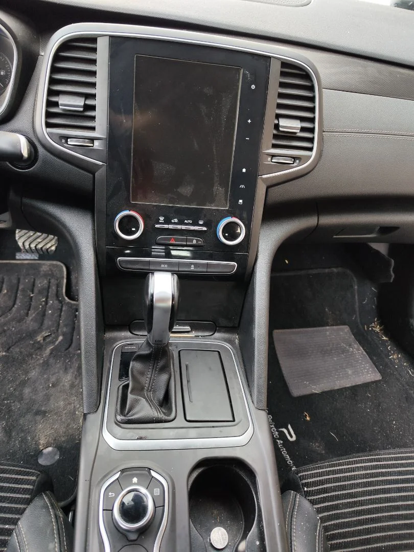 Foto de CONSOLA CENTRAL RENAULT TALISMAN SPORT TOURER 1.6 dCi Diesel FAP Energy (131 CV / 96 KW) referencia 969107105R