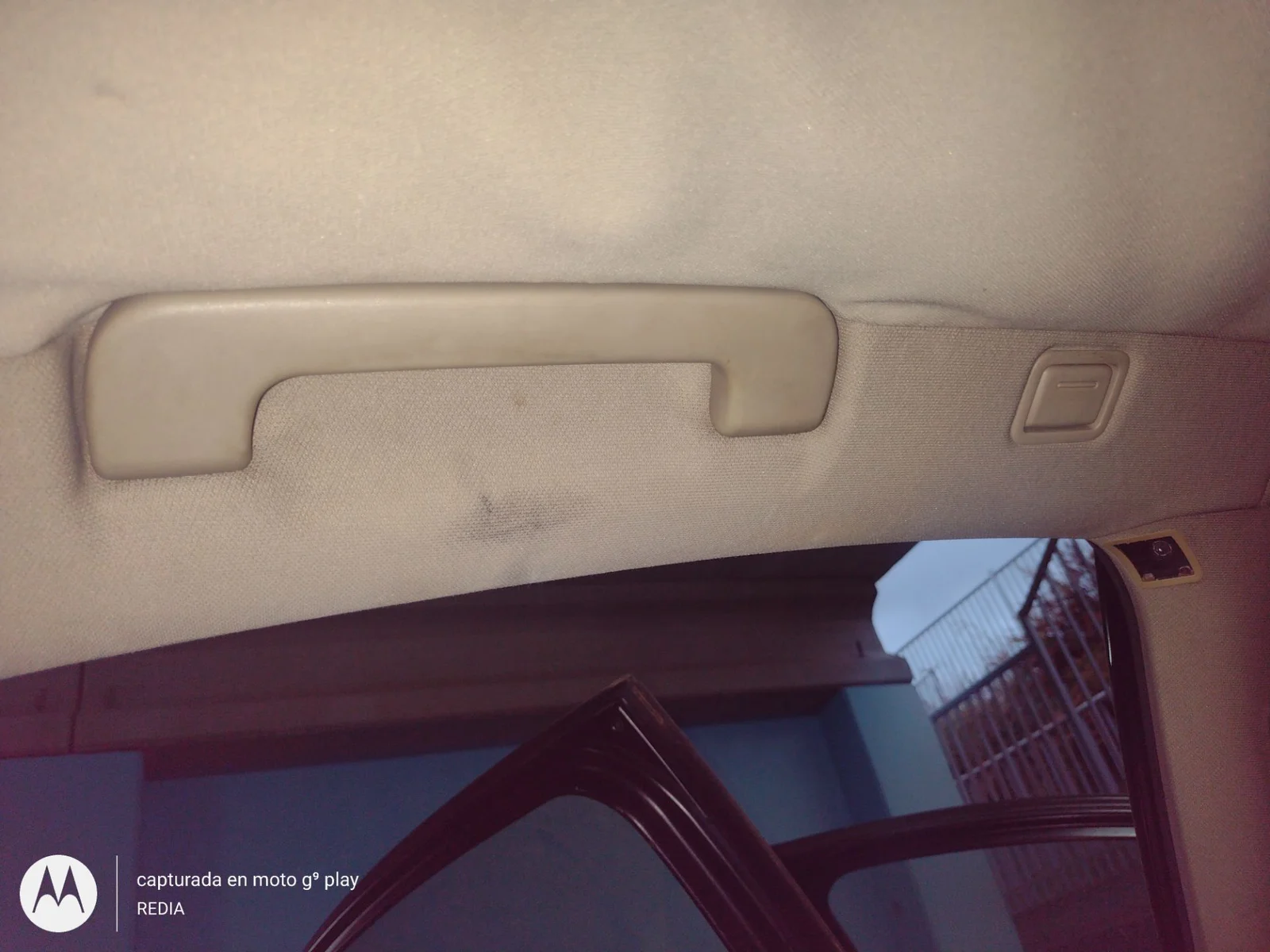 Foto de ASIDERO TECHO TRASERO IZQUIERDO AUDI A6 BERLINA (4B2) 1.9 TDI (131 CV / 96 KW)