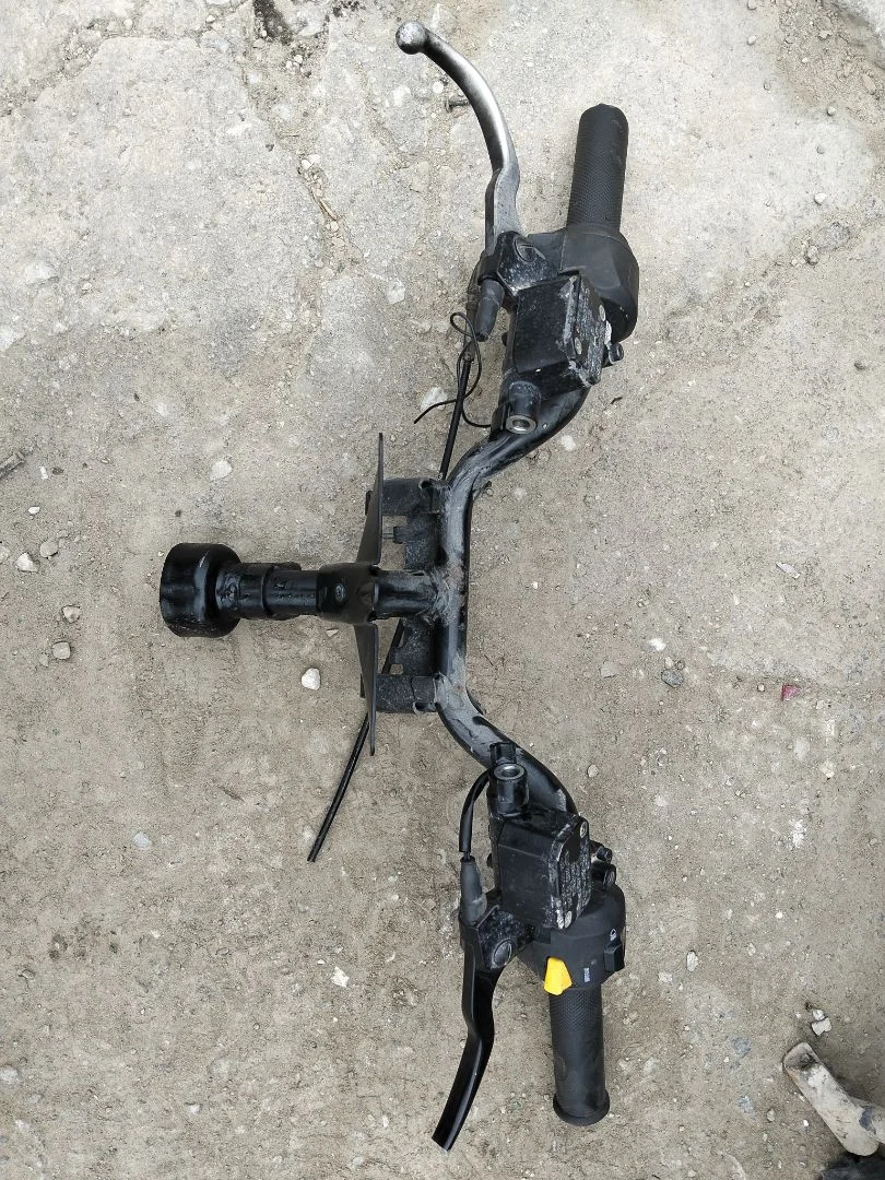 Foto de MANILLAR APRILIA SR 50 50 cm3 - 3.1 kW (0 CV / 0 KW)