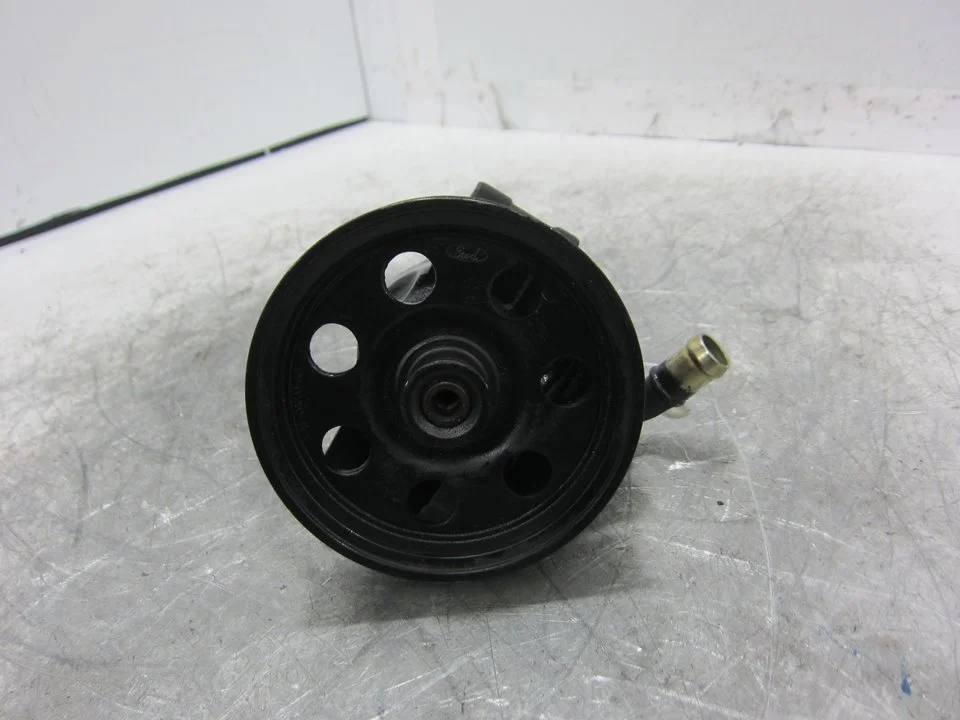 Foto de BOMBA DIRECCION FORD FOCUS FAMILIAR (CAK) 1.8 TDCi CAT (101 CV / 74 KW)