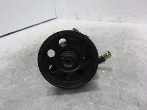 Foto de BOMBA DIRECCION FORD FOCUS FAMILIAR (CAK) 1.8 TDCi CAT (101 CV / 74 KW)