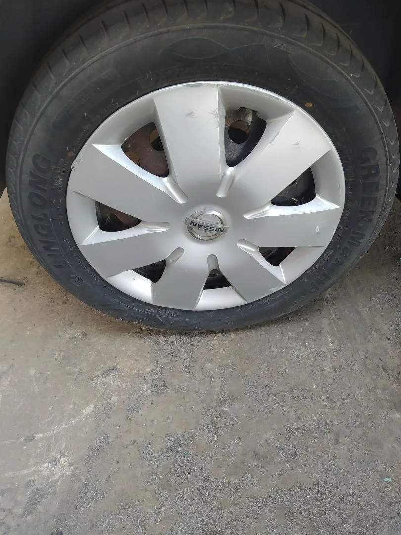 Foto de LLANTA NISSAN NOTE (E11E) 1.4 CAT (88 CV / 65 KW)