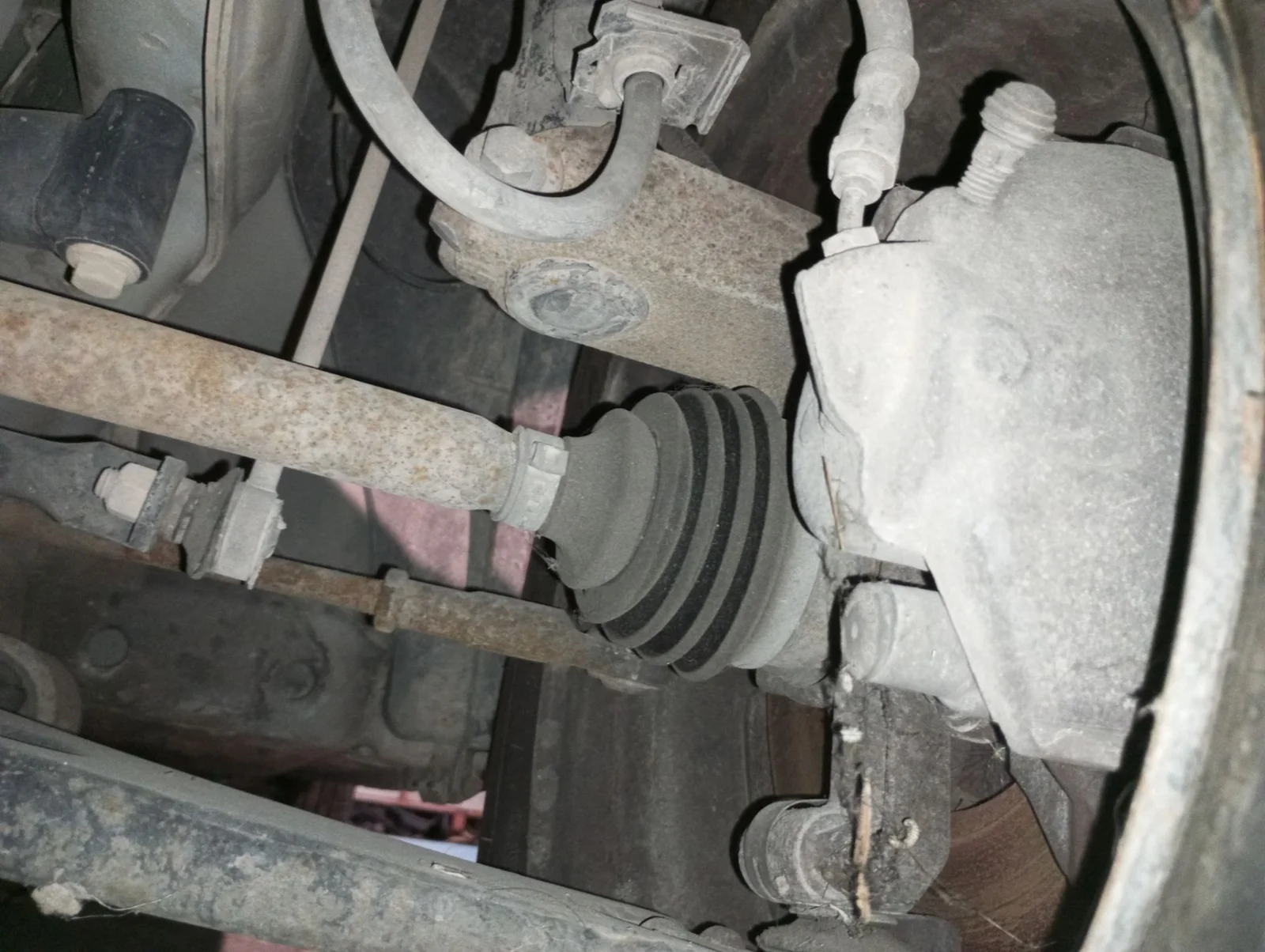 Foto de PINZA DE FRENO DELANTERA IZQUIERDA FORD FIESTA (CBK) 1.4 TDCi CAT (68 CV / 50 KW) referencia 1766840
