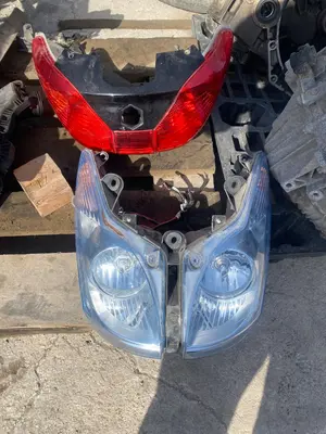 Foto de FARO DELANTERO PIAGGIO (VESPA) X 7 124 cm3 - 10.0 kW (14 CV / 10 KW)