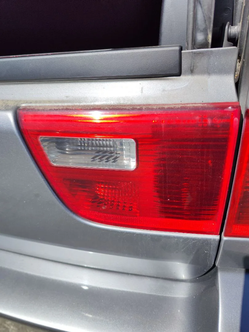 Foto de PILOTO TRASERO DERECHO INTERIOR BMW SERIE X5 (E53) 3.0 Turbodiesel CAT (218 CV / 160 KW)