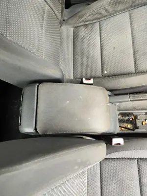 Foto de APOYABRAZOS CENTRAL VOLKSWAGEN GOLF V (1K1)(10.2003) 1.4 16V TSI (170 CV / 125 KW)