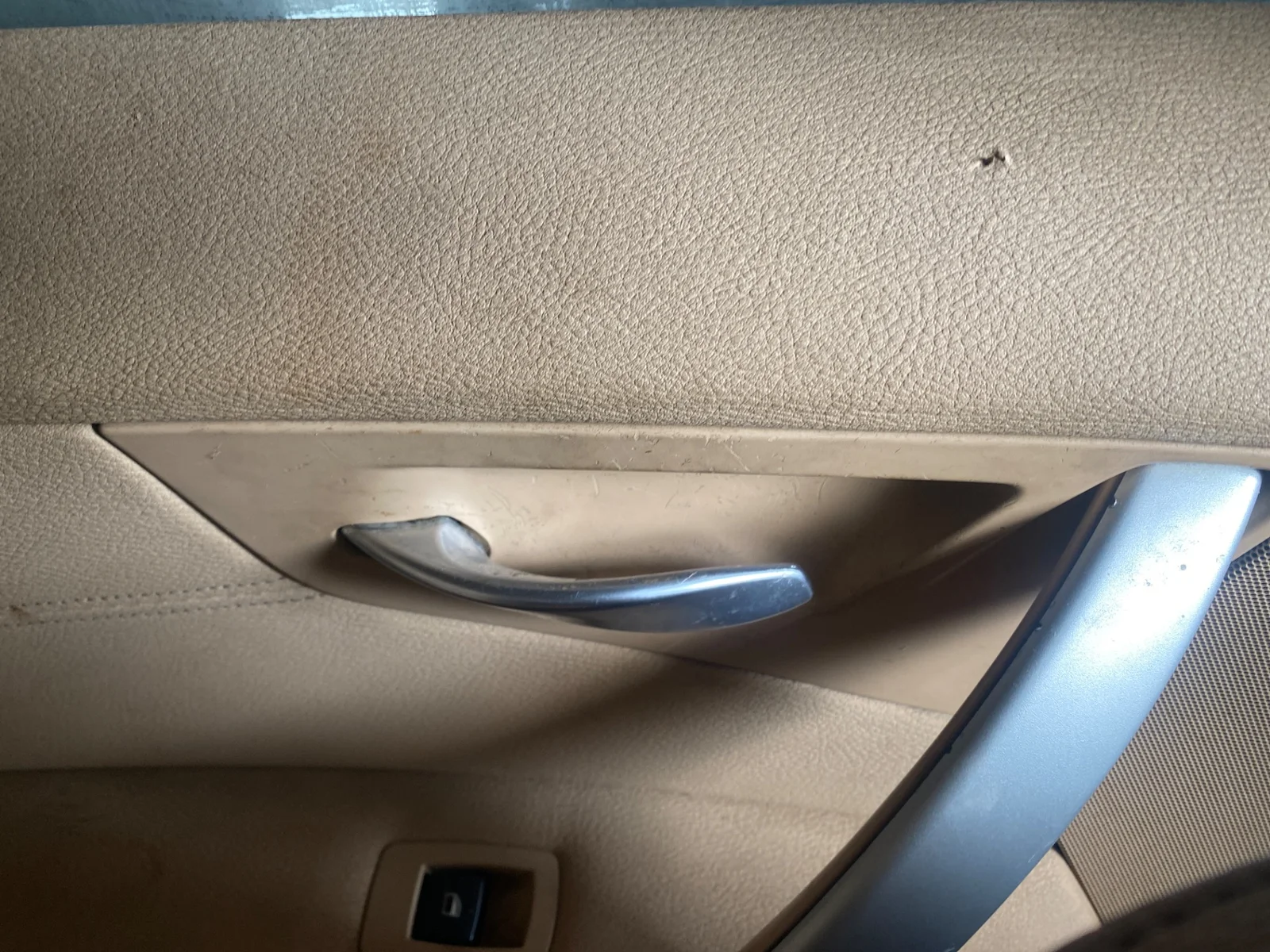 Foto de MANETA INTERIOR TRASERA IZQUIERDA BMW SERIE X3 (E83) 2.0 Turbodiesel CAT (177 CV / 130 KW)