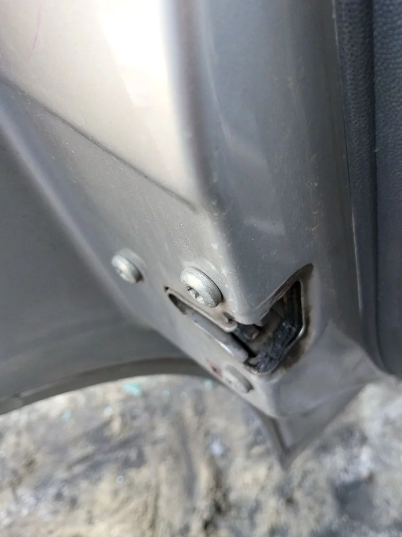 Foto de CERRADURA PUERTA TRASERA IZQUIERDA OPEL CORSA C 1.2 16V CAT (Z 12 XE / LW4) (75 CV / 55 KW)