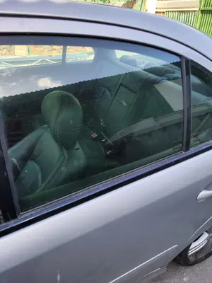Foto de LUNA TRASERA IZQUIERDA MERCEDES-BENZ CLASE E (BM 211) BERLINA 3.0 CDI CAT (190 CV / 140 KW)