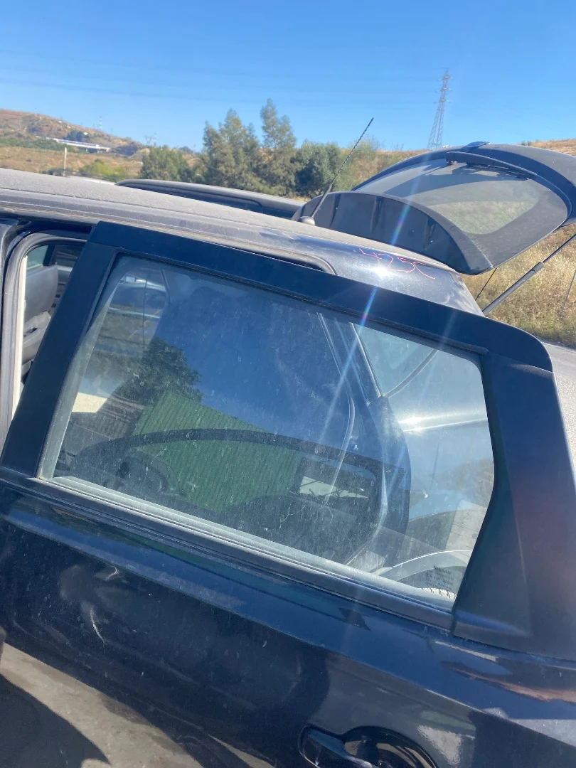 Foto de LUNA TRASERA IZQUIERDA NISSAN QASHQAI (J10) 2.0 16V CAT (141 CV / 104 KW) referencia 82301JD000