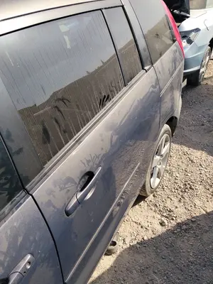 Foto de PUERTA TRASERA IZQUIERDA MAZDA 5 BERLINA (CR)