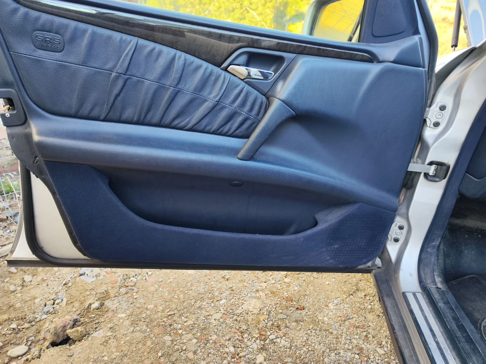 Foto de GUARNECIDO PUERTA DELANTERA IZQUIERDA MERCEDES-BENZ CLASE E (BM 210) BERLINA 3.0 Turbodiesel CAT (177 CV / 130 KW)