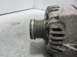 Foto de ALTERNADOR OPEL CORSA C 1.3 16V CDTI CAT (Z 13 DT / LN9) (69 CV / 51 KW) referencia 13117279YQ foto 5