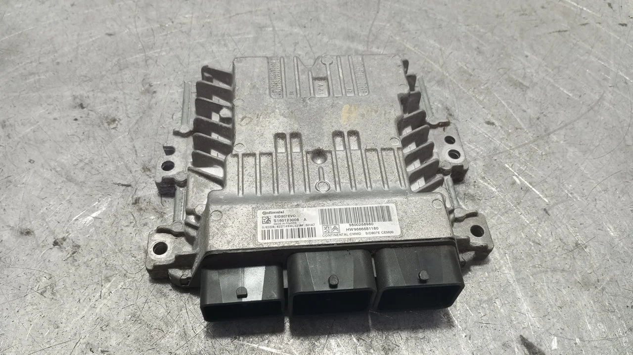 Foto de CENTRALITA MOTOR UCE PEUGEOT 5008 1.6 HDi FAP (112 CV / 82 KW) referencia 9800268980