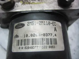 Foto de ABS FORD FOCUS BERLINA (CAK) 1.6 16V CAT (101 CV / 74 KW) referencia 2M512M110EC foto 4