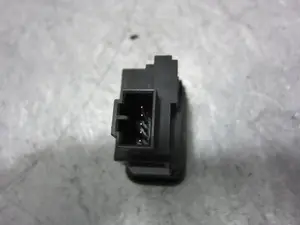 Foto de INTERRUPTOR HONDA CR-V (RD8) 2.0 VTEC CAT (150 CV / 110 KW) referencia M20010 foto 4