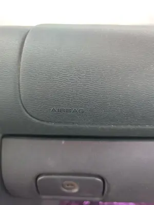Foto de AIRBAG DELANTERO DERECHO AUDI A3 (8L) 1.9 TDI (110 CV / 81 KW) referencia 1J0880204K