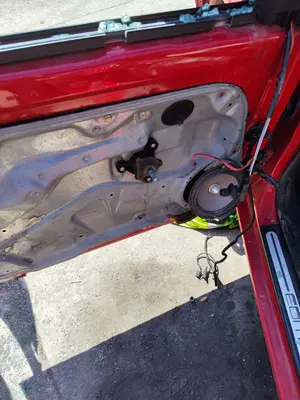 Foto de ELEVALUNAS DELANTERO IZQUIERDO VOLKSWAGEN GOLF IV BERLINA (1J1)(10.1997) 1.9 TDI (90 CV / 66 KW)
