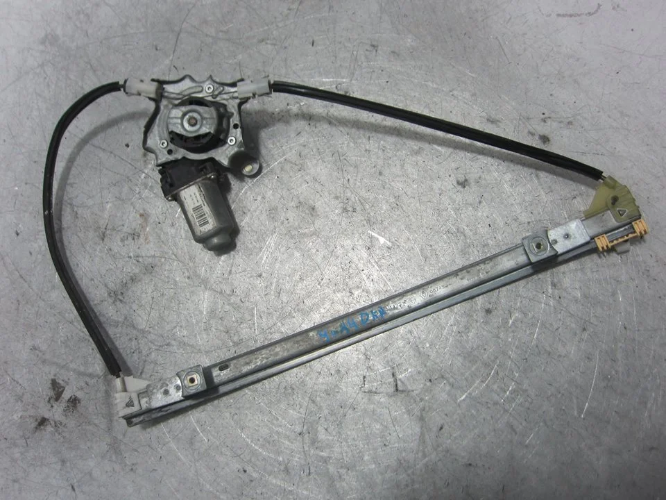 Foto de ELEVALUNAS DELANTERO DERECHO RENAULT CLIO II FASE II (B/CB0) 1.5 dCi Diesel (82 CV / 60 KW) referencia 400732B