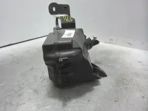 Foto de CAJA RELES / FUSIBLES PEUGEOT 208 1.2 12V e-VTi / PureTech (81 CV / 60 KW) referencia 9671924480 foto 4