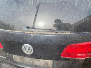 Foto de BRAZO LIMPIA TRASERO VOLKSWAGEN TOURAN (1T3) 1.6 TDI DPF (105 CV / 77 KW) referencia 5M0955707A