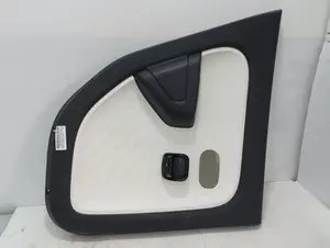 Foto de GUARNECIDO PUERTA TRASERA IZQUIERDA RENAULT TWINGO III 1.0 SCe (71 CV / 52 KW) referencia 156072962