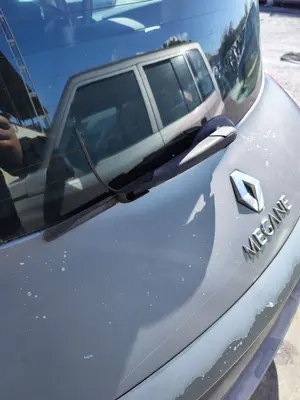 Foto de BRAZO LIMPIA TRASERO RENAULT MEGANE II BERLINA 5P 1.5 dCi Diesel (101 CV / 74 KW)