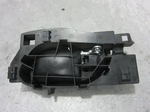 Foto de MANETA INTERIOR DELANTERA DERECHA CITROEN C4 BERLINA 1.6 HDi CAT (9HY / DV6TED4) (109 CV / 80 KW) referencia 96435310VD foto 3