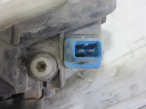 Foto de FARO ANTINIEBLA DERECHO PEUGEOT 306 3/5 PT. / 4 PT. (S2) referencia 0305053002 foto 4