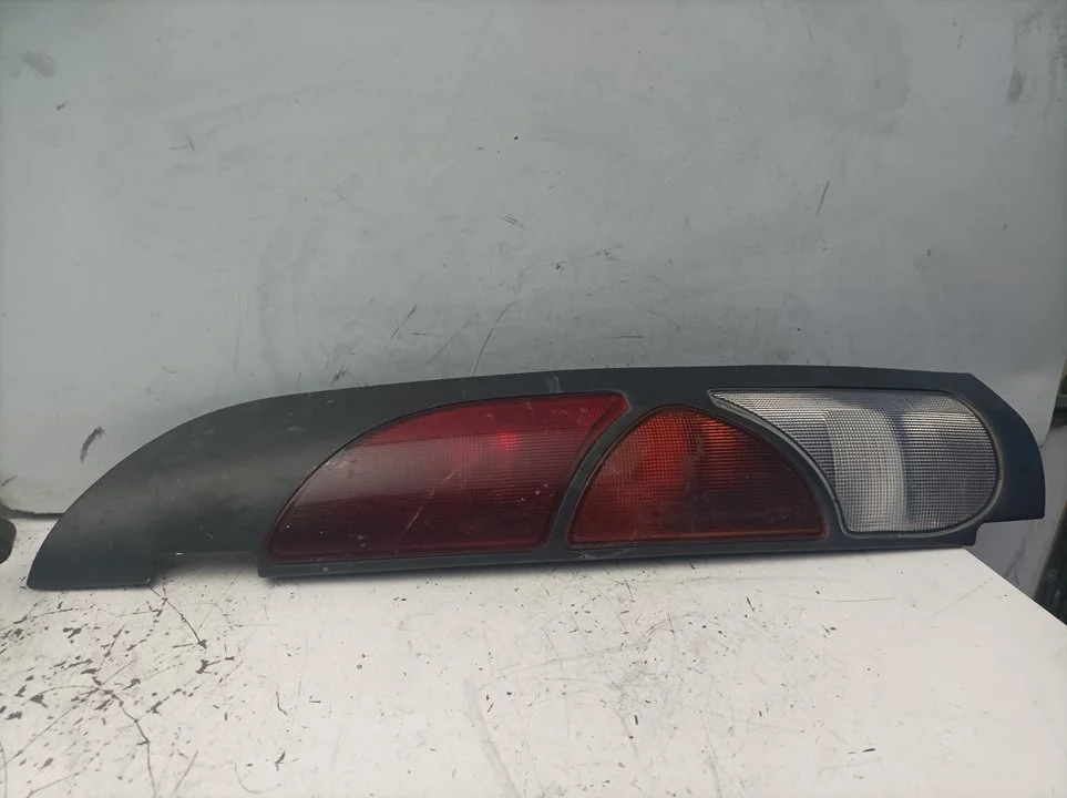 Foto de PILOTO TRASERO DERECHO RENAULT KANGOO I (F/KC0) referencia 7700308714