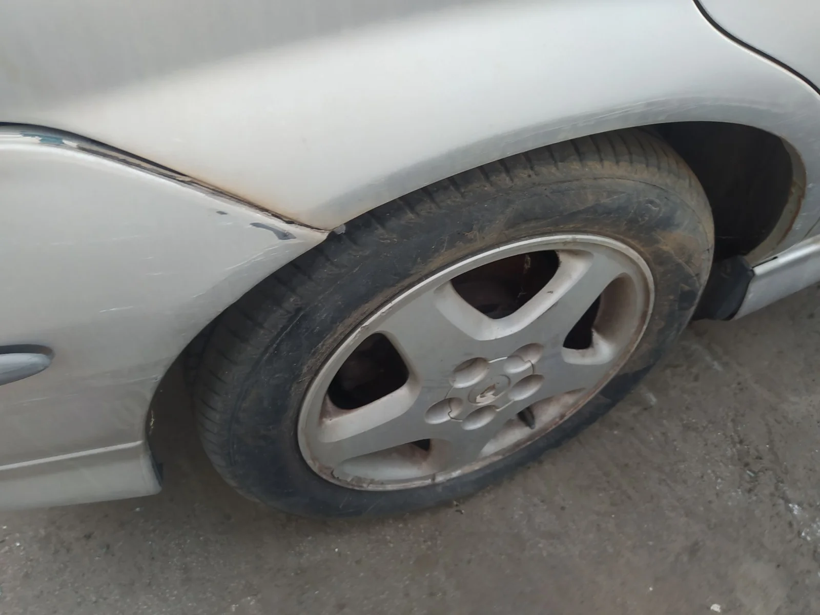 Foto de LLANTA NISSAN ALMERA TINO (V10M) 2.2 dCi Diesel CAT (112 CV / 82 KW) referencia 40300BU000