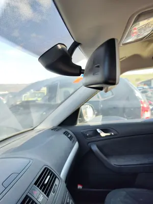 Foto de RETROVISOR INTERIOR SKODA YETI (5L)(2009) 2.0 TDI (110 CV / 81 KW) foto 3