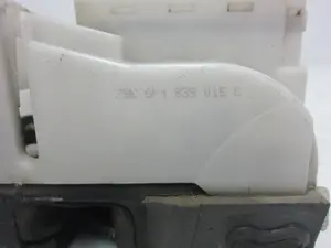 Foto de CERRADURA PUERTA TRASERA IZQUIERDA VOLKSWAGEN POLO III (6N1) 1.9 Diesel (64 CV / 47 KW) referencia 1HM862153A foto 7