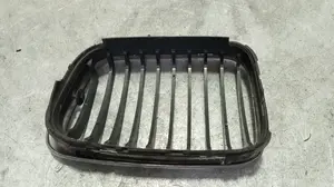 Foto de REJILLA DELANTERA BMW SERIE 3 BERLINA (E46) 2.0 16V Diesel CAT (136 CV / 100 KW) referencia 511385950560 foto 2