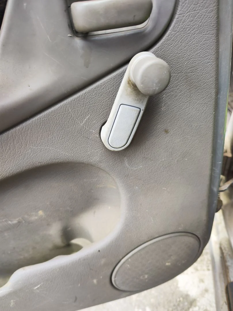 Foto de MANETA ELEVALUNAS TRASERA IZQUIERDA CITROEN XSARA PICASSO 2.0 HDi CAT (RHY / DW10TD) (90 CV / 66 KW)