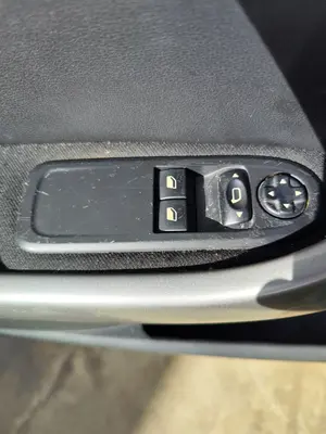 Foto de MANDO ELEVALUNAS DELANTERO IZQUIERDO PEUGEOT 308 1.6 16V (120 CV / 88 KW)