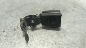 Foto de ENGANCHE CINTURON TRASERO IZQUIERDO VOLKSWAGEN GOLF VII (5G1/BE1) 1.6 16V TDI DPF (110 CV / 81 KW) referencia 8V0857739A