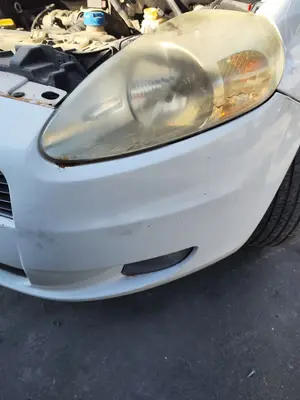 Foto de FARO IZQUIERDO FIAT GRANDE PUNTO (199) 1.4  (95 CV / 70 KW) referencia 0051701593