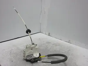 Foto de CERRADURA PUERTA TRASERA DERECHA PORSCHE MACAN (95BA) referencia 8K0839016F foto 3