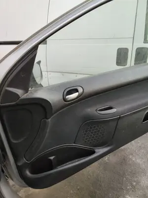 Foto de MANETA INTERIOR DELANTERA DERECHA PEUGEOT 206 1.6 16V CAT (109 CV / 80 KW) referencia 914480