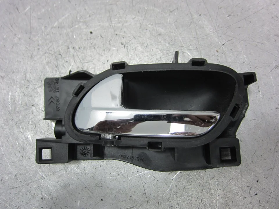Foto de MANETA INTERIOR TRASERA IZQUIERDA PEUGEOT 407 2.0 16V HDi FAP CAT (RHR / DW10BTED4) (136 CV / 100 KW) referencia 96526178UD