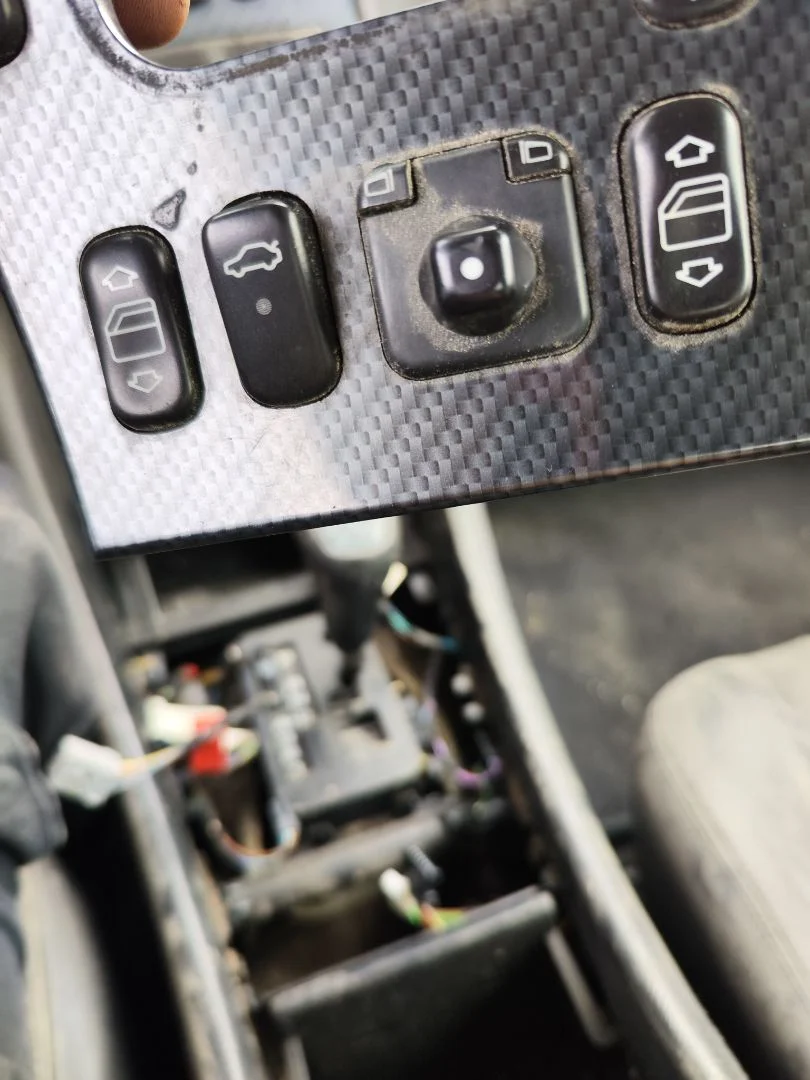 Foto de MANDO ELEVALUNAS DELANTERO DERECHO MERCEDES-BENZ CLK (BM 208) CABRIO 3.2 V6 18V CAT (218 CV / 160 KW)