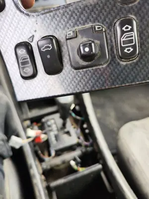 Foto de MANDO ELEVALUNAS DELANTERO DERECHO MERCEDES-BENZ CLK (BM 208) CABRIO 3.2 V6 18V CAT (218 CV / 160 KW)