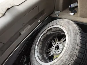 Foto de RUEDA DE REPUESTO AUDI Q7 (4L) 3.0 V6 24V TDI (233 CV / 171 KW)
