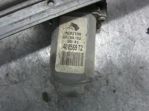 Foto de ELEVALUNAS DELANTERO DERECHO RENAULT LAGUNA II (BG0) 1.9 dCi Diesel CAT (101 CV / 74 KW) referencia 400569T2 foto 2