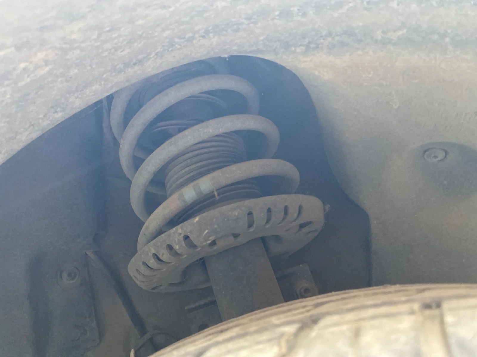 Foto de AMORTIGUADOR DELANTERO DERECHO VOLKSWAGEN POLO IV (9N3) 1.4 FSI (86 CV / 63 KW)