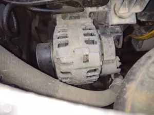 Foto de ALTERNADOR RENAULT CLIO III 1.2 16V (75 CV / 55 KW)